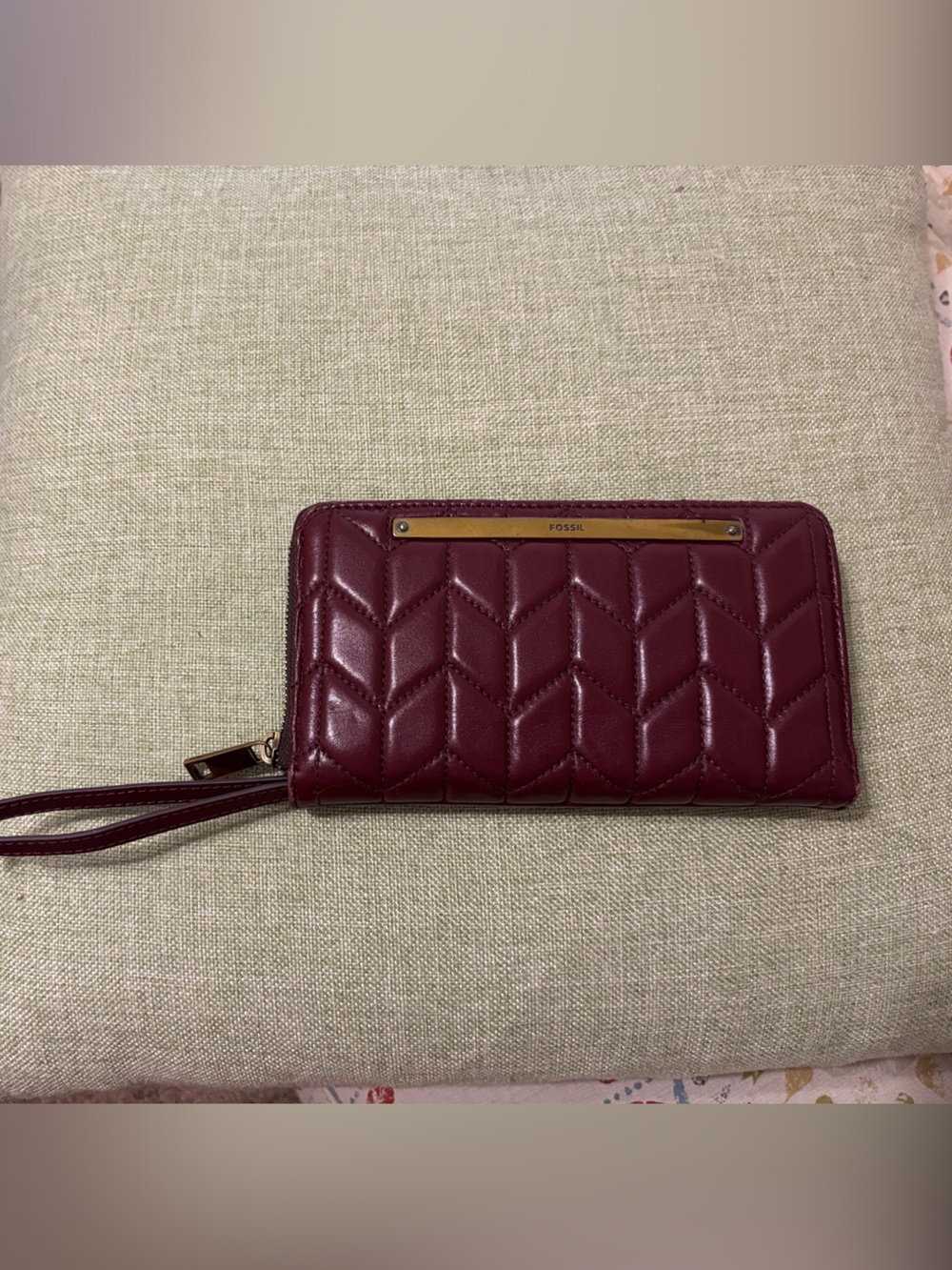 Fossil Liza Zip Around Clutch in Wine